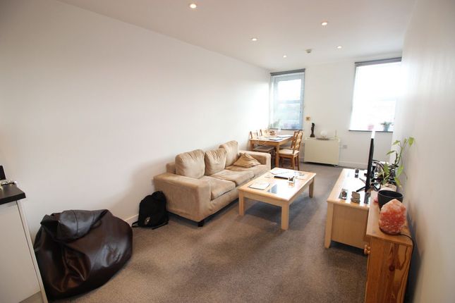 Plough Road, Yateley GU46 1 bed apartment for sale