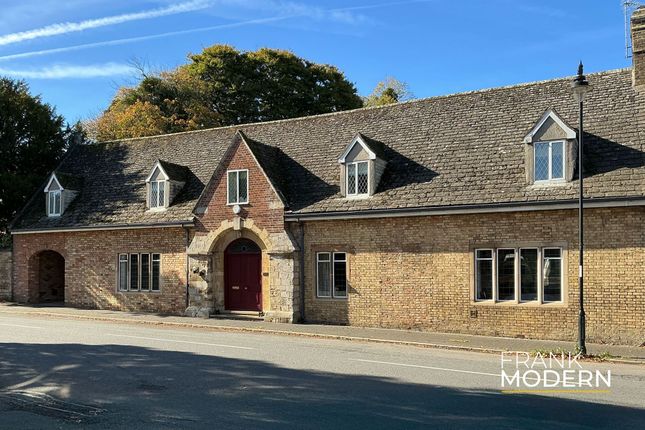 5 bedroom semi-detached house for sale