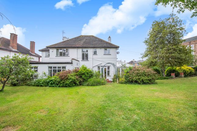 Chester Avenue, Surrey TW10 4 bed detached house for sale