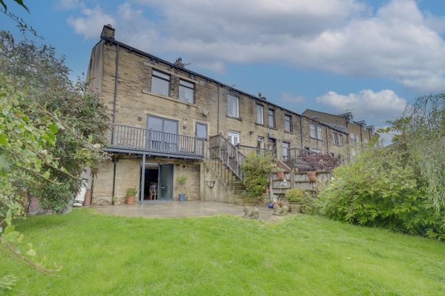 Roker Lane, Pudsey, West Yorkshire, LS28 4 bed end of terrace house for sale