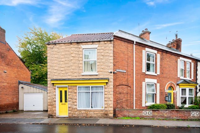 5 bedroom end of terrace house for sale