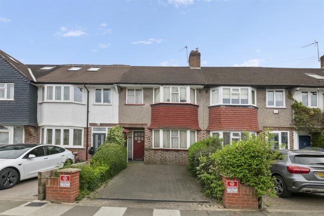 Lincoln Avenue, Twickenham TW2 3 bed terraced house for sale