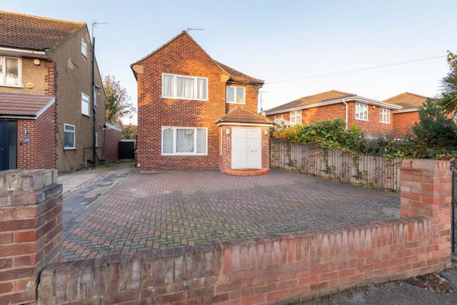 Langley Road, Langley SL3 3 bed detached house for sale