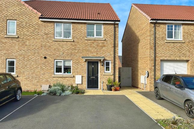 Gatekeeper Close, Knaresborough 3 bed semi