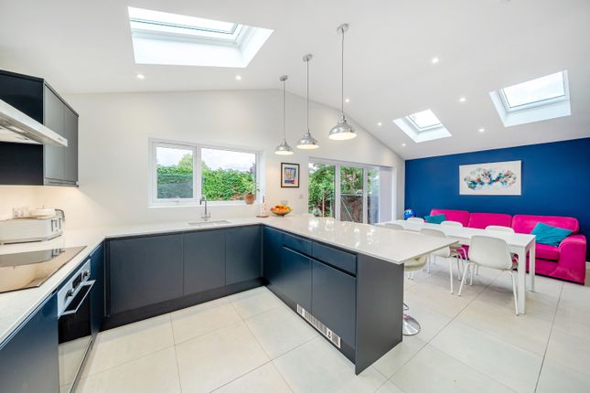 3 bed end terrace house