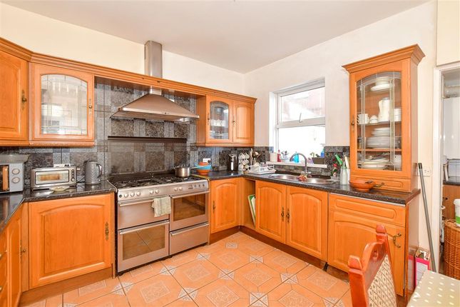 6 bed terraced house