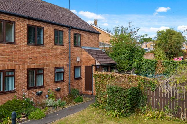 Brentwood Avenue 2 bed maisonette for sale