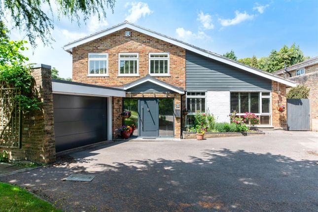 Cleave Prior, Chipstead 4 bed detached house for sale