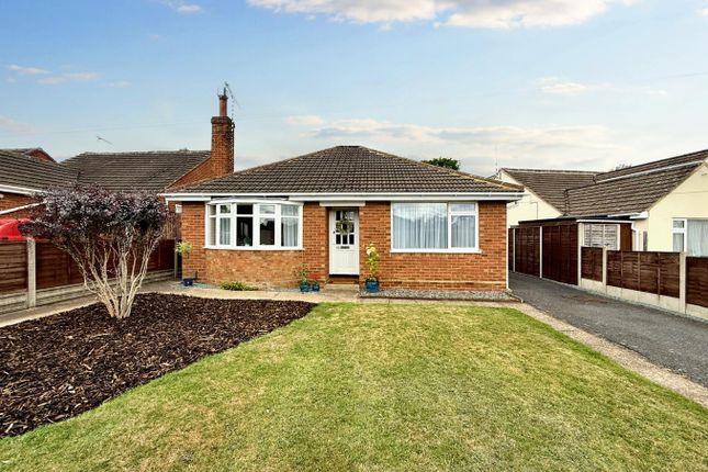 Orchard Way Rugby CV22 7PS 2 bed detached bungalow for sale