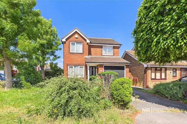 Arnold Drive, Chessington, Surrey. KT9 3 bed detached house for sale