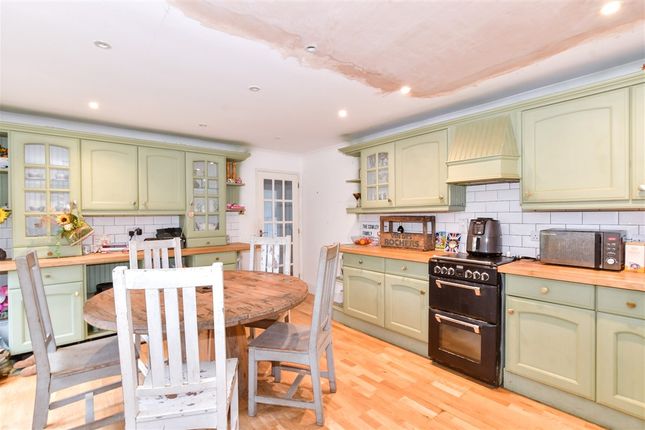 3 bed detached bungalow