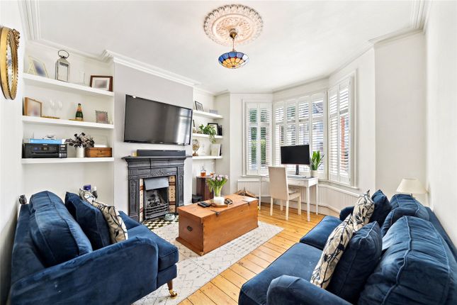Queensmill Road, Fulham, London, SW6 2 bed apartment for sale