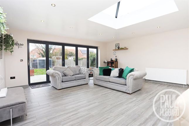 Monckton Avenue, Oulton Broad, NR32 3 bed semi