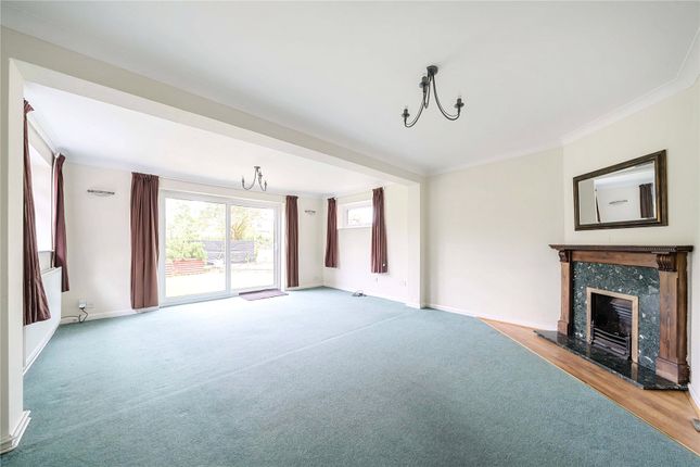 Beverley Close, Surrey KT15 3 bed detached house for sale