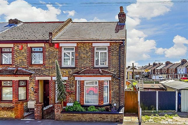3 bed end terrace house