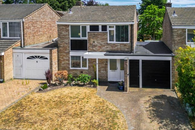 Holly Hedge Road, Camberley GU16 3 bed link detached house for sale