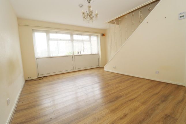 Clifford Close, Northolt, UB5 5NJ 3 bed townhouse for sale