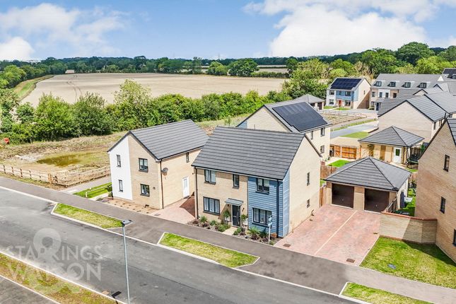 Briggs Mead, Wymondham 4 bed detached house for sale