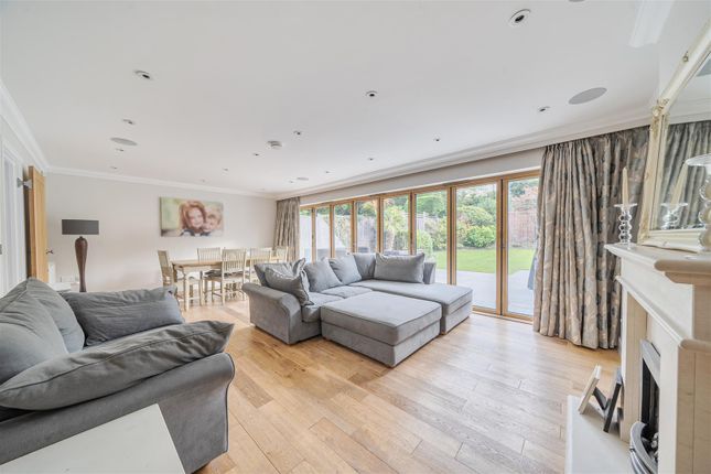 4 bedroom detached bungalow for sale