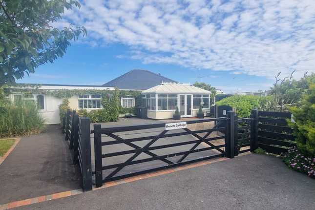 5 bedroom semi-detached bungalow for sale