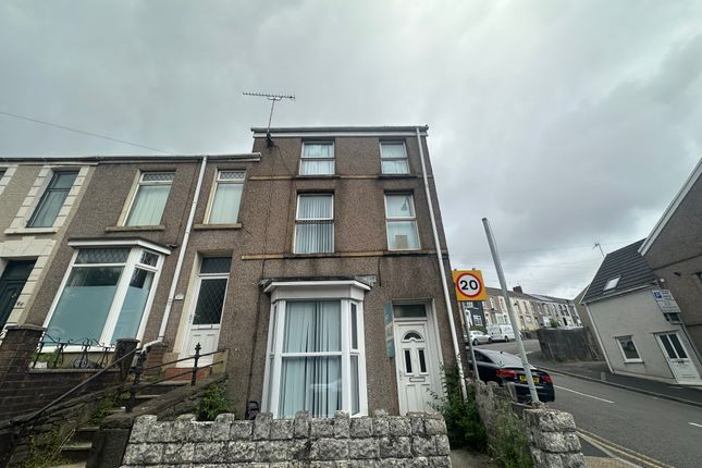 5 bed end terrace house