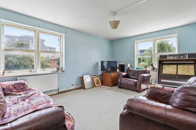 Crofters Way, London, NW1 2 bed apartment for sale