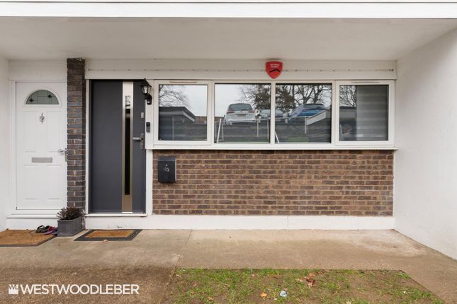 Hillside, Hoddesdon EN11 1 bed flat for sale
