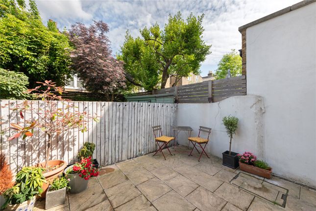 Hearnville Road, London SW12 1 bed apartment for sale