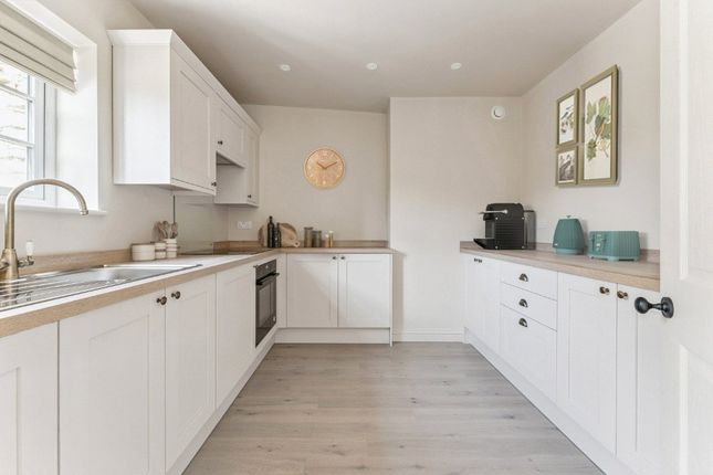 Corn Street, Witney, Oxfordshire, OX28 3 bed terraced house for sale