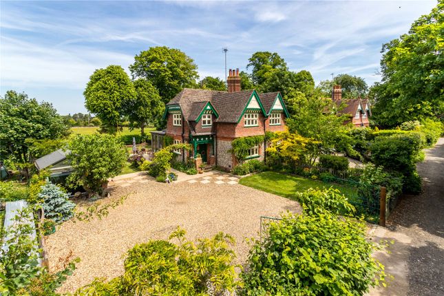 Ranmore Common, Dorking, Surrey, RH5 3 bed semi