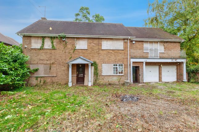 6 bedroom detached house for sale