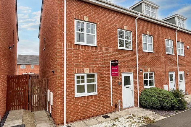 Lutyens Square, Meadow Rise... 3 bed semi