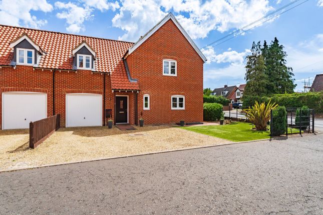 Ron Fielder Close, Salhouse 4 bed semi