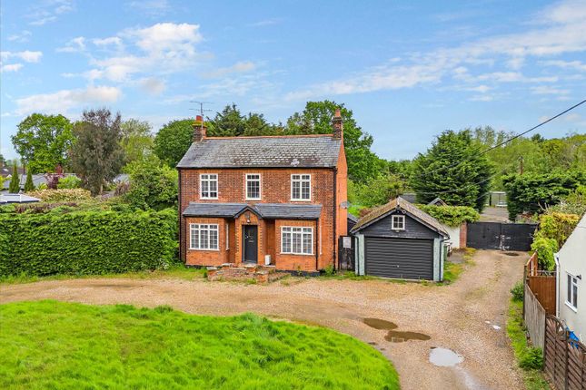 Hatch Road, Pilgrims Hatch, CM15 4 bed detached house for sale