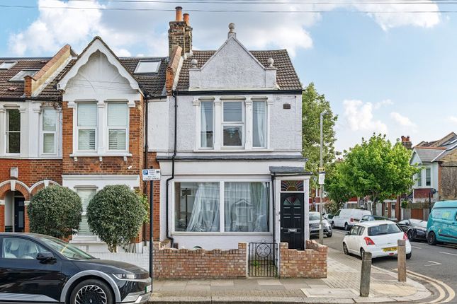 Lavenham Road, Southfields, London, SW18 3 bed end of terrace house for sale