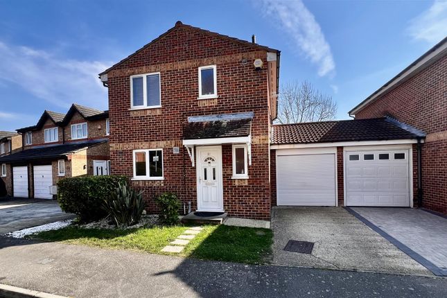 Burket Close, Norwood Green UB2 3 bed detached house for sale
