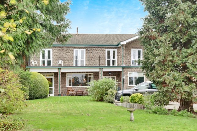 5 bed semi-detached house