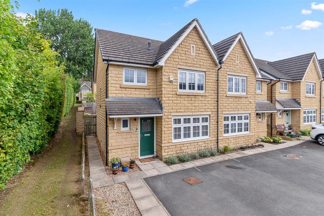 Greenshaw Court, Guiseley LS20 4 bed semi