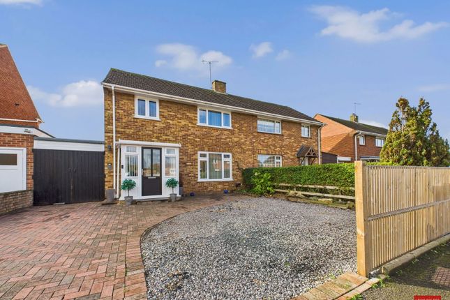 Rowan Gardens, Gloucester GL3 3 bed semi