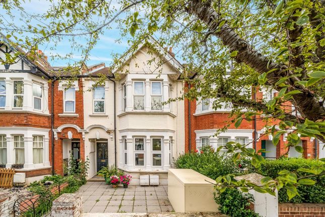 First Avenue, London W3 2 bed flat for sale