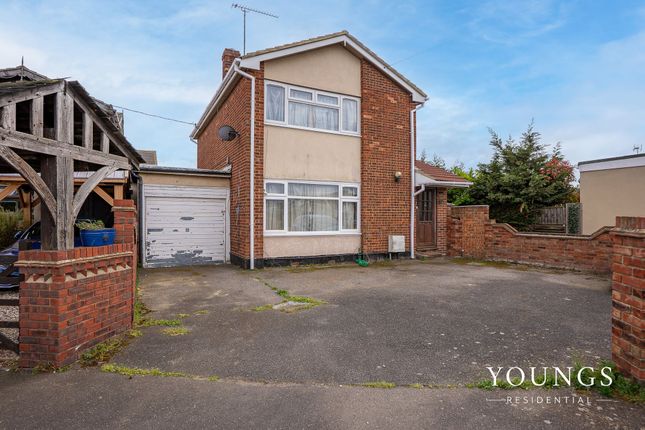 Mornington Road, Canvey Island, SS8 4 bed detached house for sale