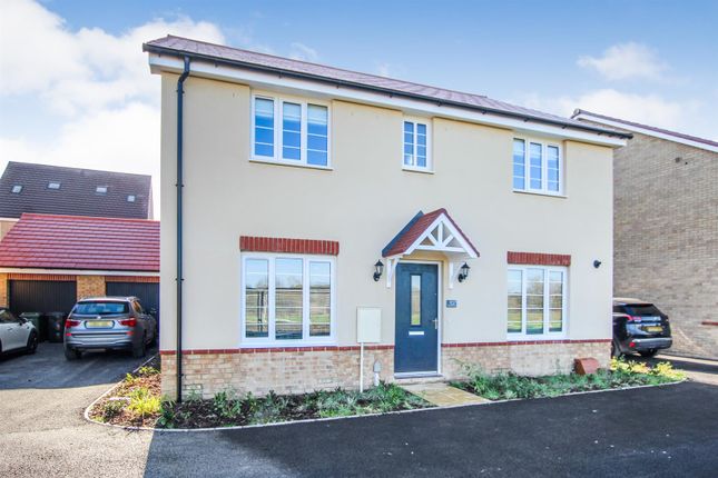 Rutherford Crescent, Leighton Buzzard 4 bed detached house for sale