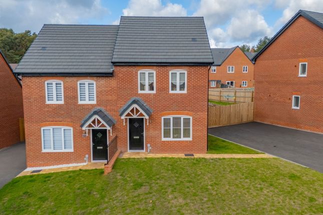 Lea Castle Drive, Kidderminster DY10 2 bed semi