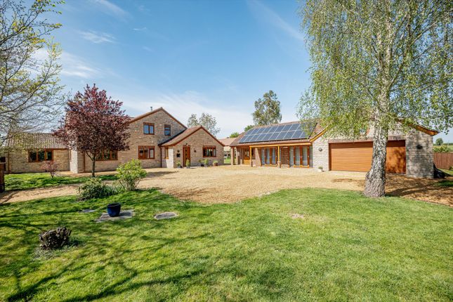 6 bedroom detached house for sale