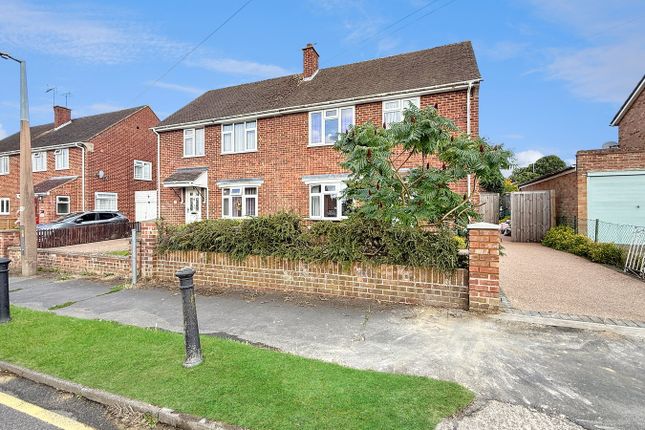Rosemary Avenue, Braintree, CM7 3 bed semi