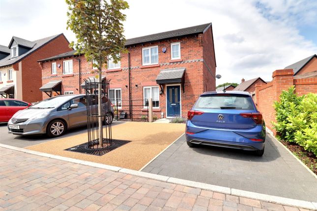 Henry Hughes Drive, Shavington 3 bed terraced house for sale