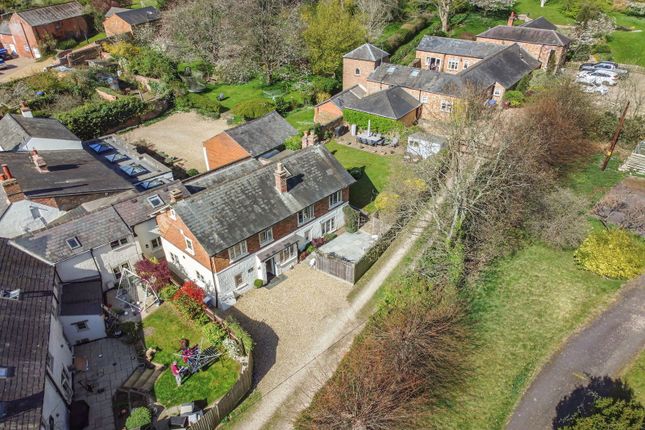 West End, Northampton NN6 5 bed detached house for sale