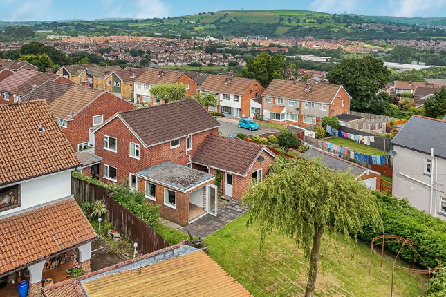 4 bedroom link detached house for sale