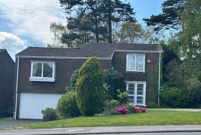 Estcots Drive, East Grinstead RH19 4 bed detached house for sale