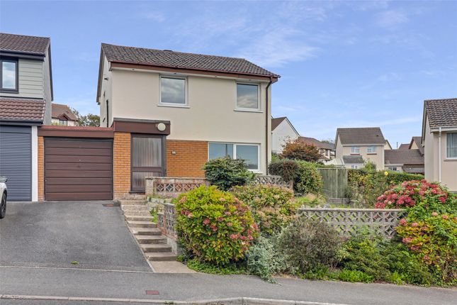 Castle Hill Gardens, Torrington... 3 bed link detached house for sale